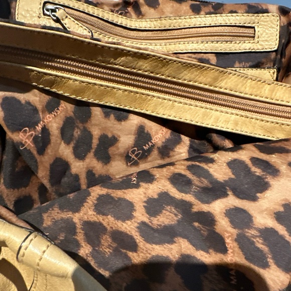 B. Makowsky Designer Tan Supple Leather Hobo Shoulder Bag Cheetah Lined Pre own - Picture 10 of 12